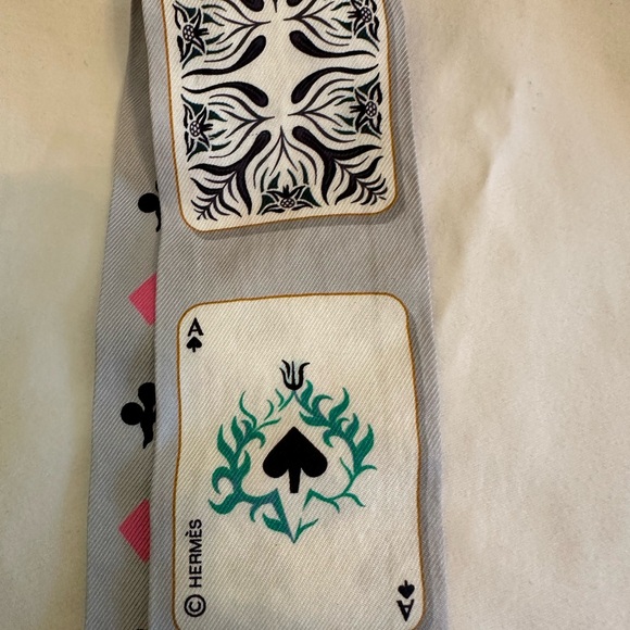 HERMES  Jeu de Cartes Playing Cards Silk Twilly Scarf - Picture 8 of 8